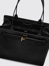 woman's shoulder bag