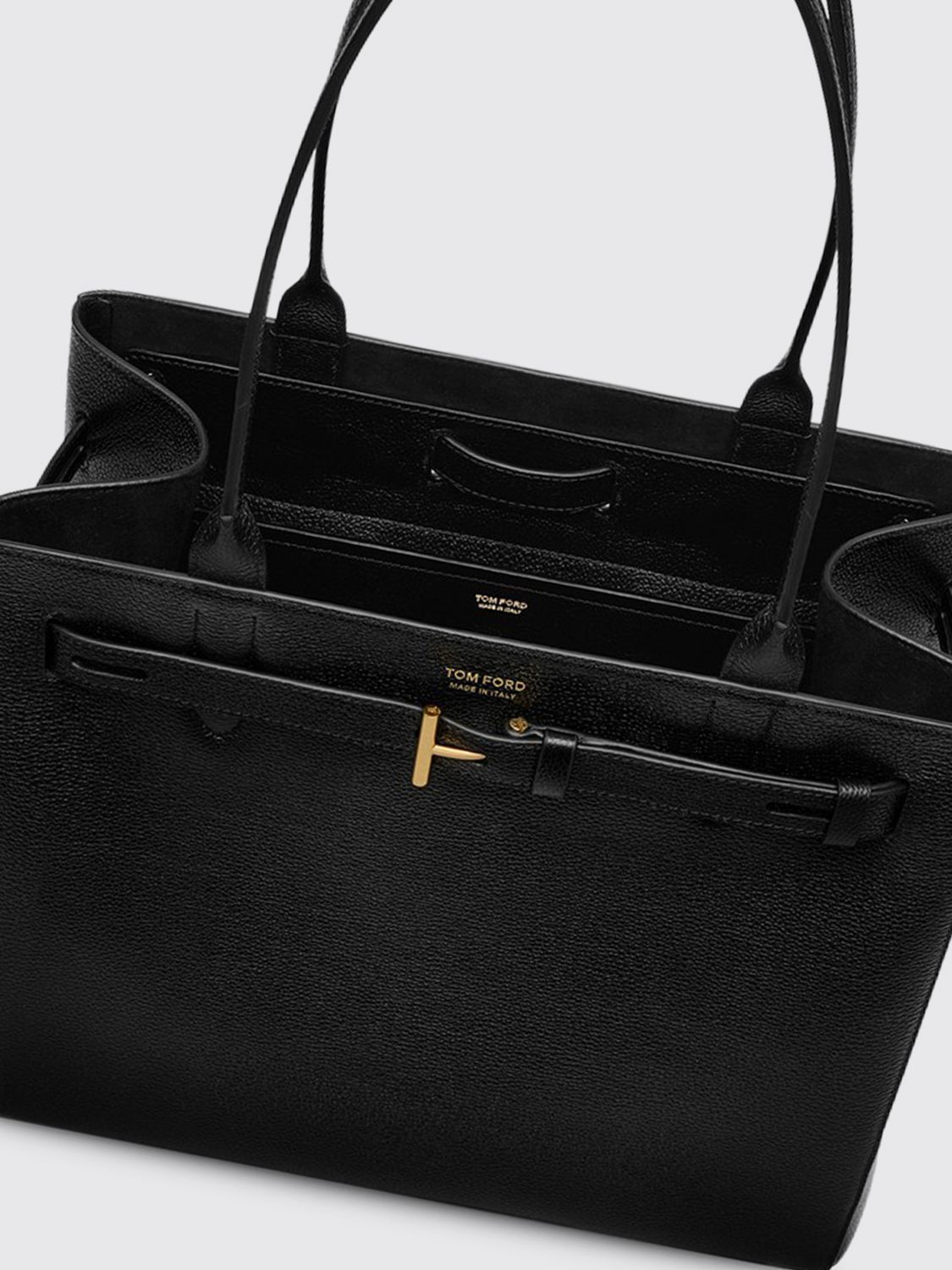 woman's shoulder bag
