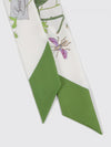 woman's neck scarf