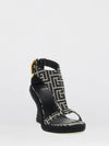 woman's espadrille