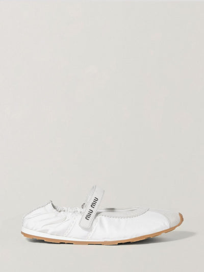 woman's ballet flat