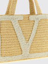 woman's tote bag
