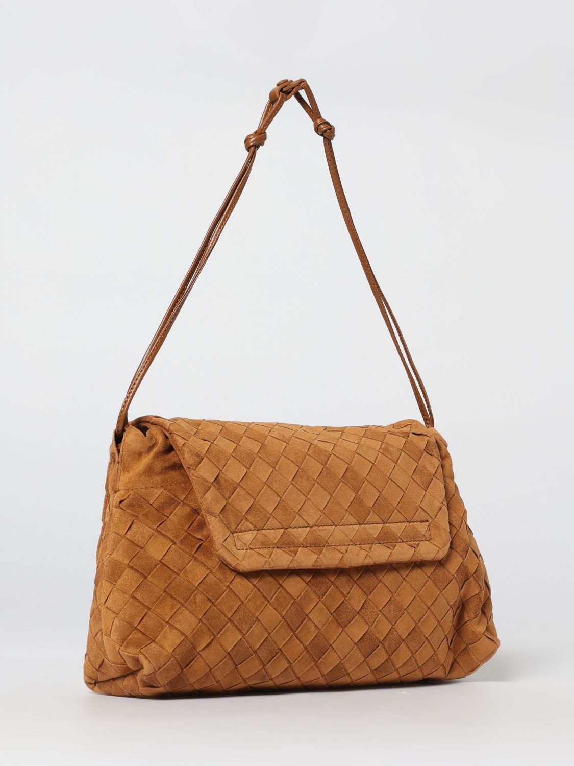 woman's shoulder bag
