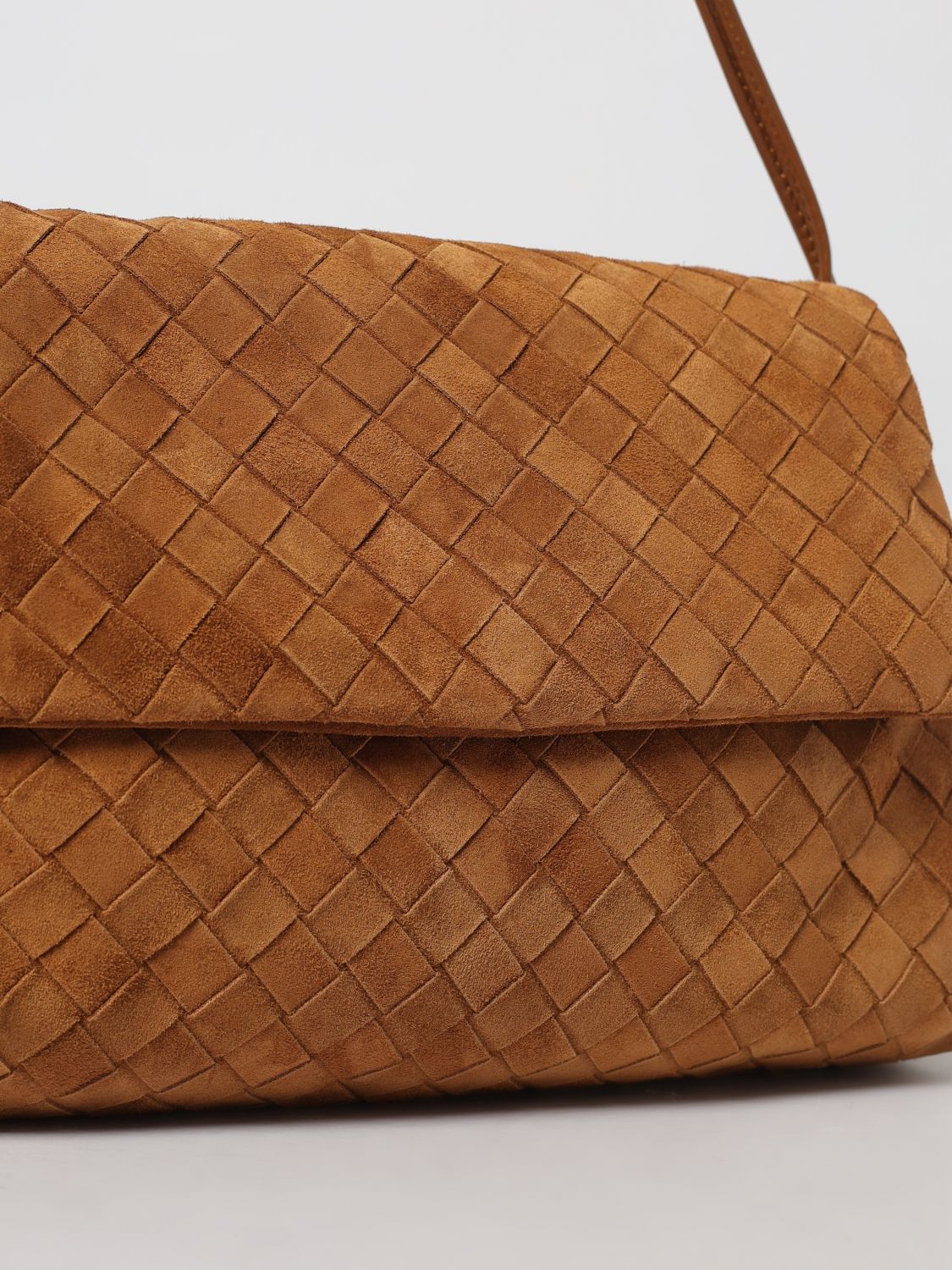 woman's shoulder bag