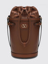 woman's shoulder bag