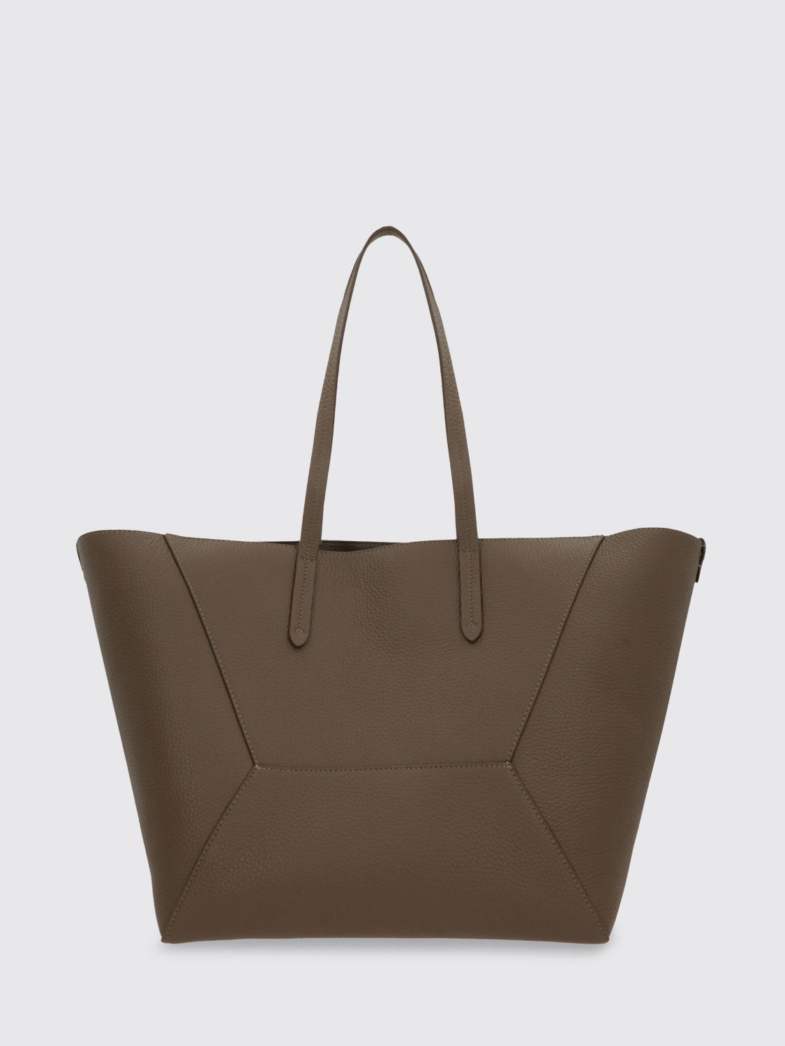 woman's tote bag