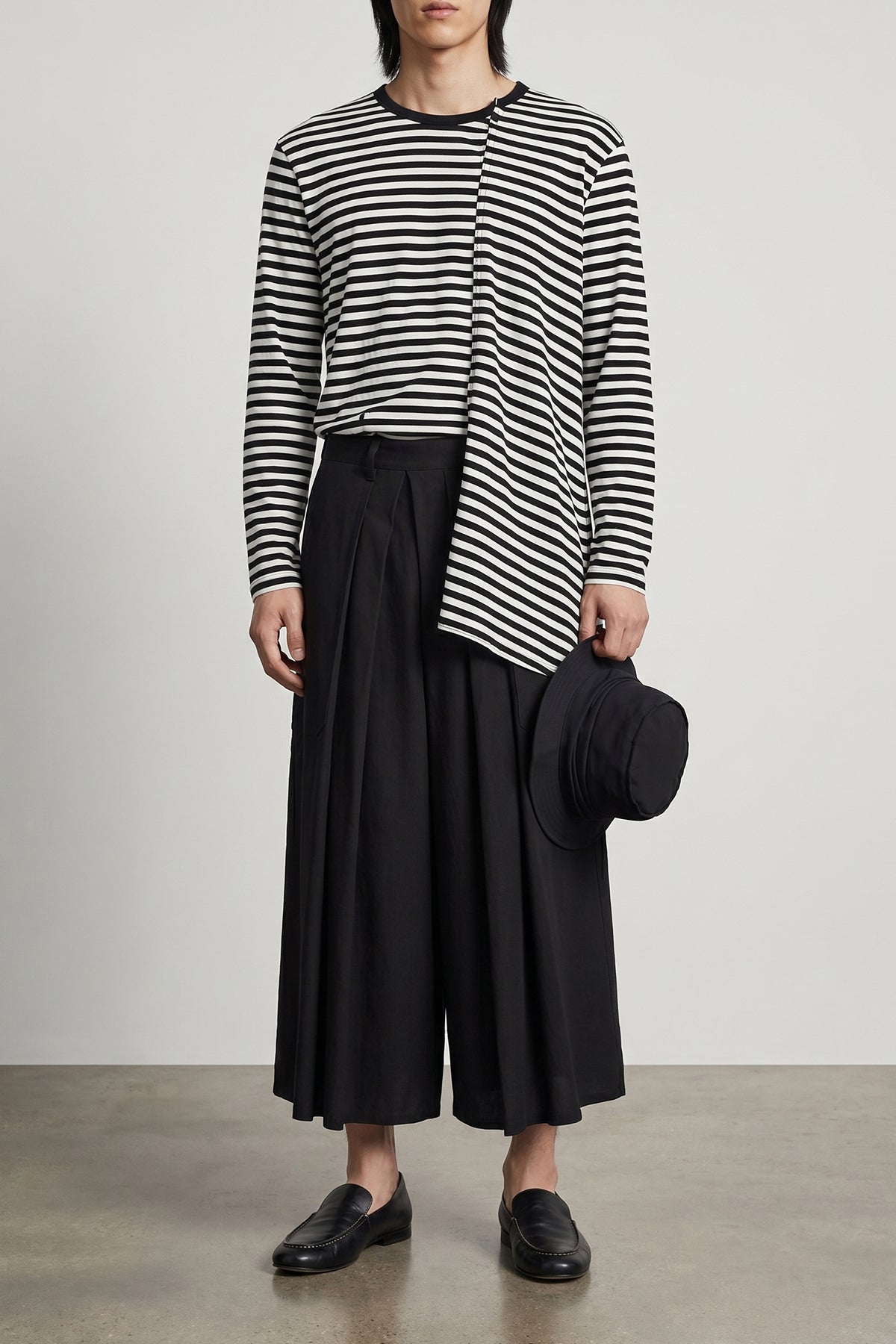 drape wool gabardine hat