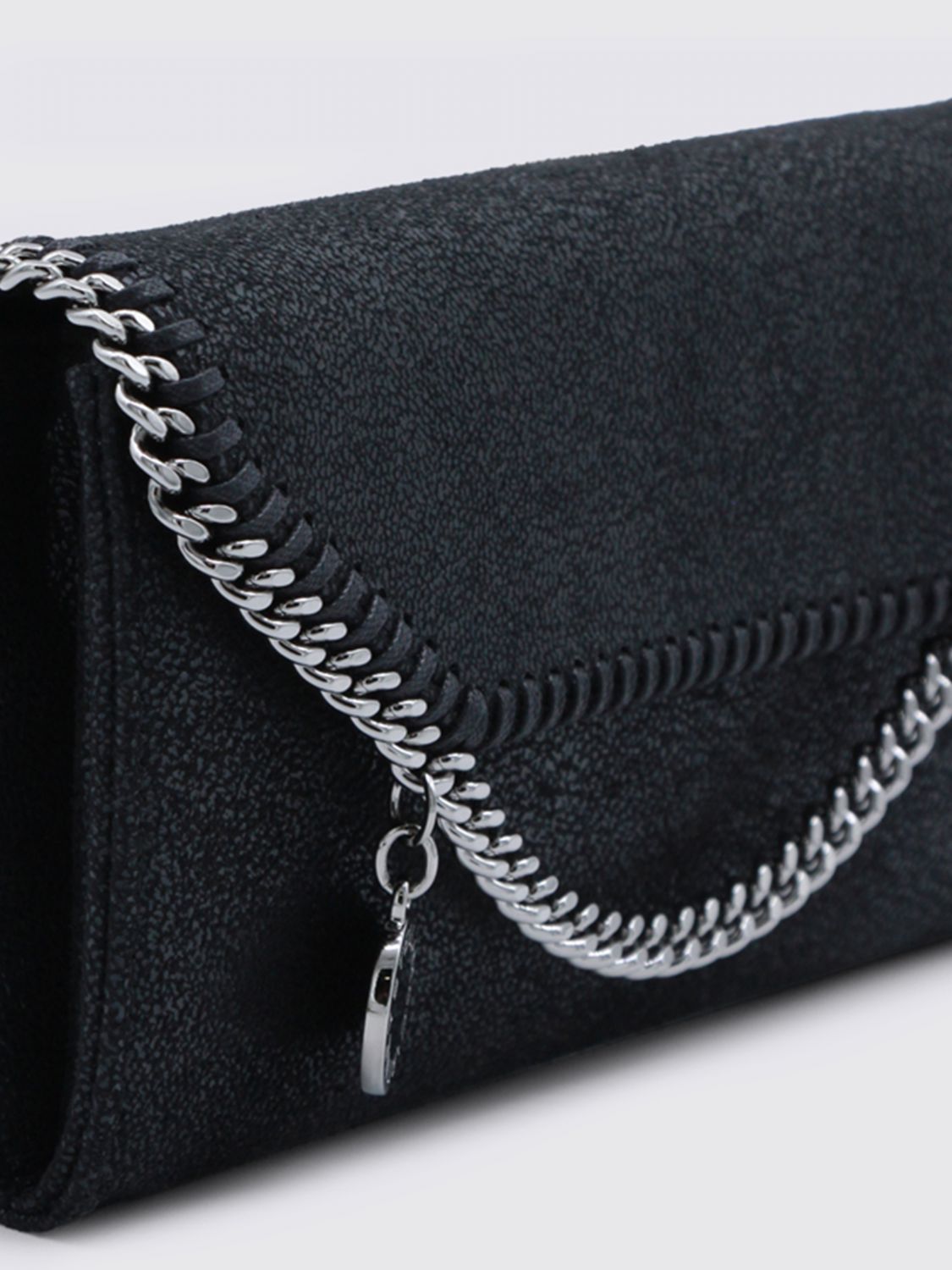 woman's shoulder bag