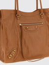 woman's shoulder bag