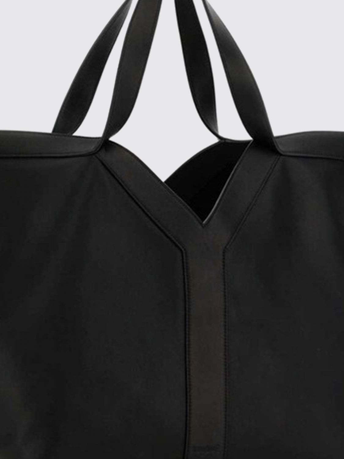 tote y leather handbag