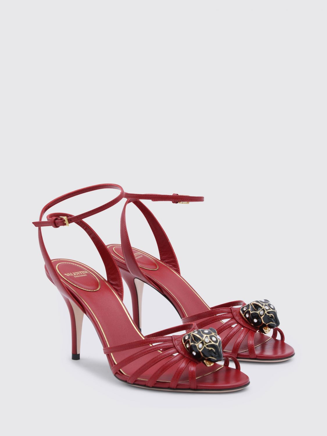 leather sandal with enamelled application pas de chat