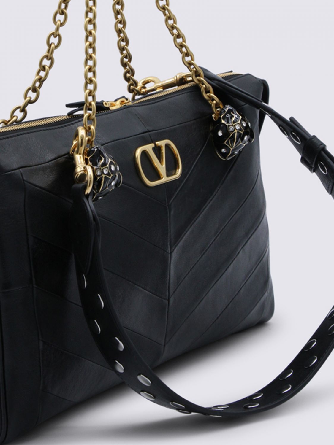 woman's shoulder bag