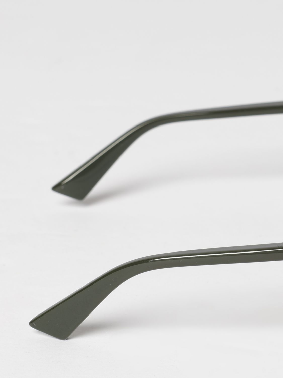 woman's sunglasses