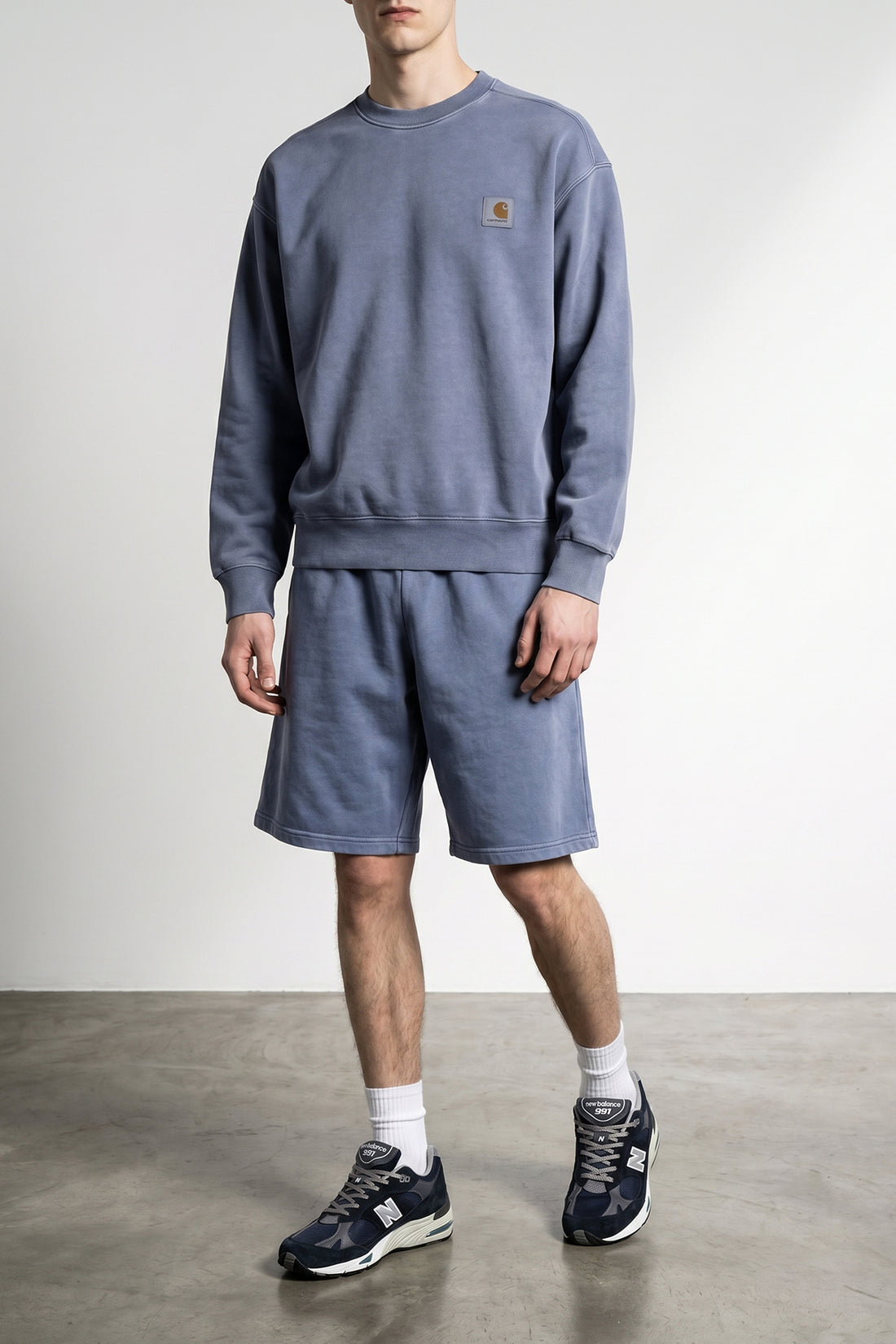 CARHARTT WIP L nelson sweatshirt in heavy unbrushed cotton jersey dyed a délavé effect garmen