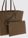 woman's tote bag
