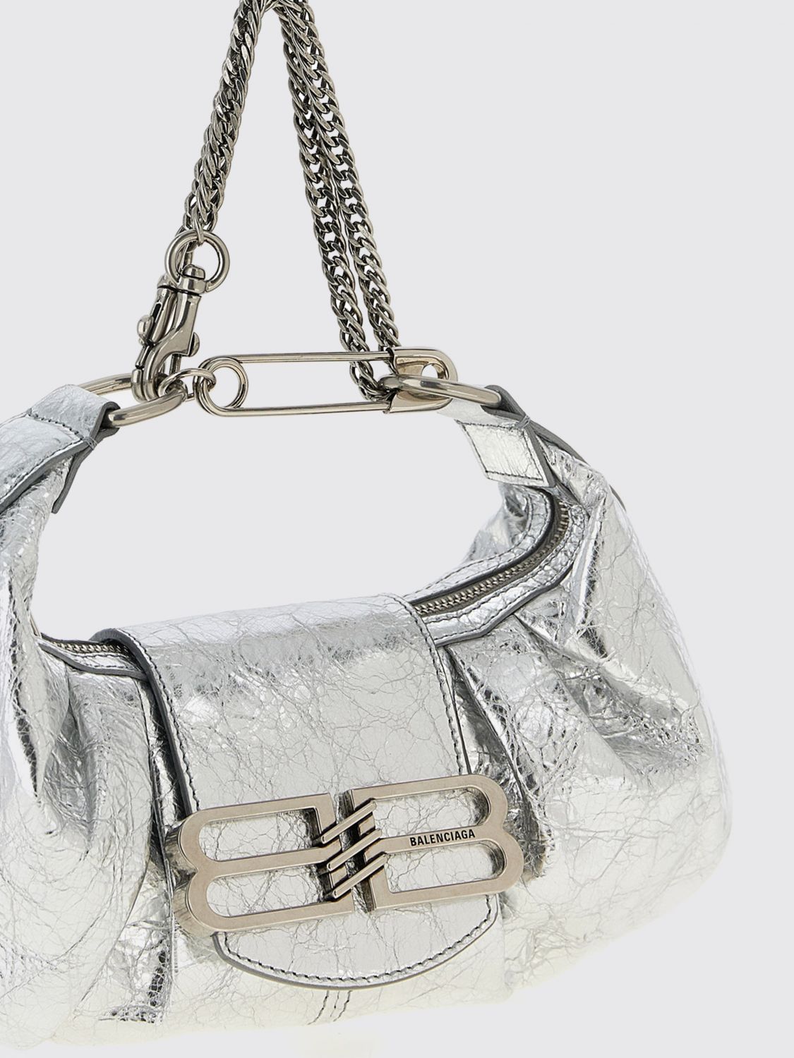 woman's shoulder bag