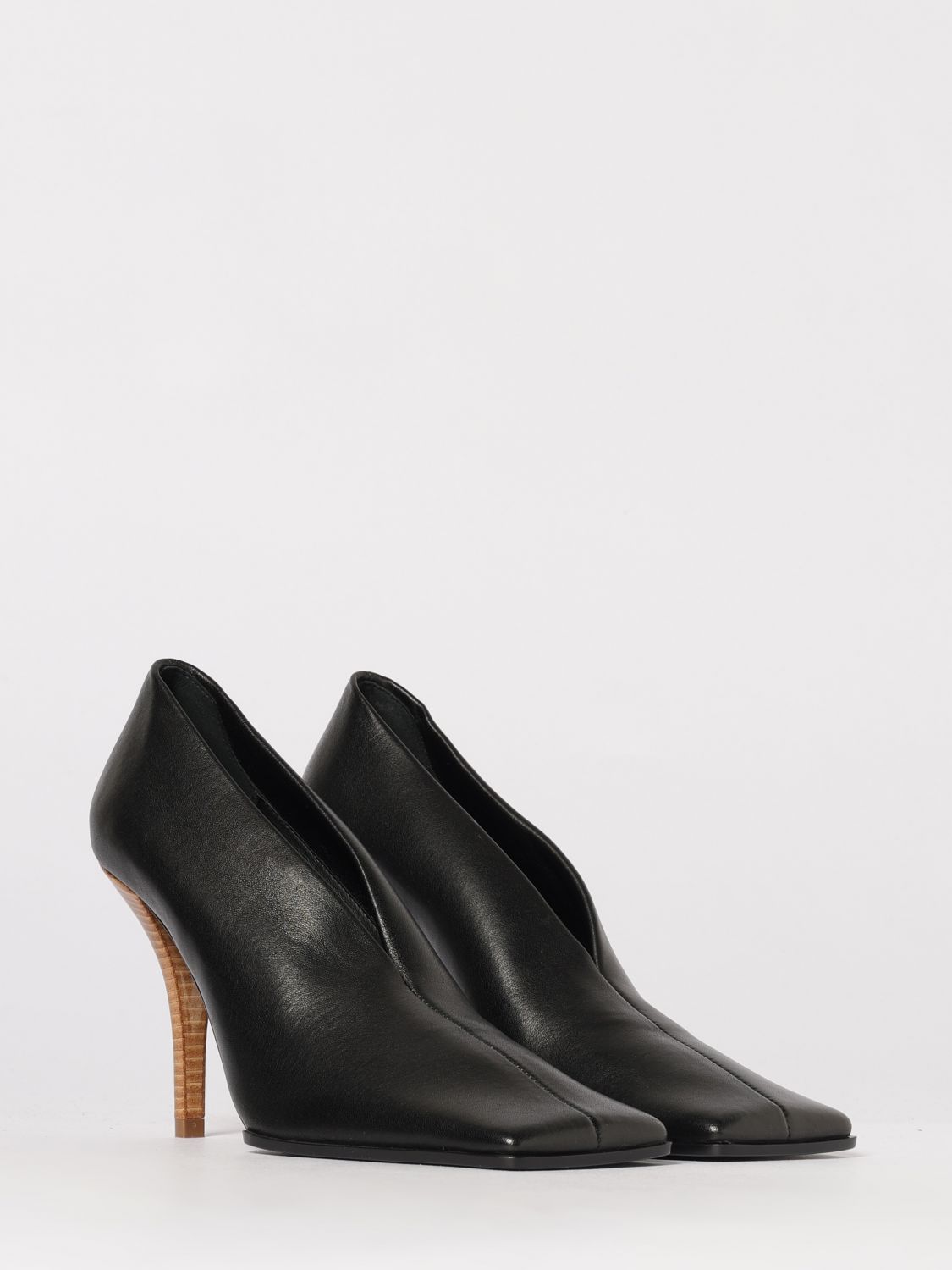 woman's pump