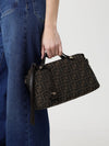 woman's tote bag