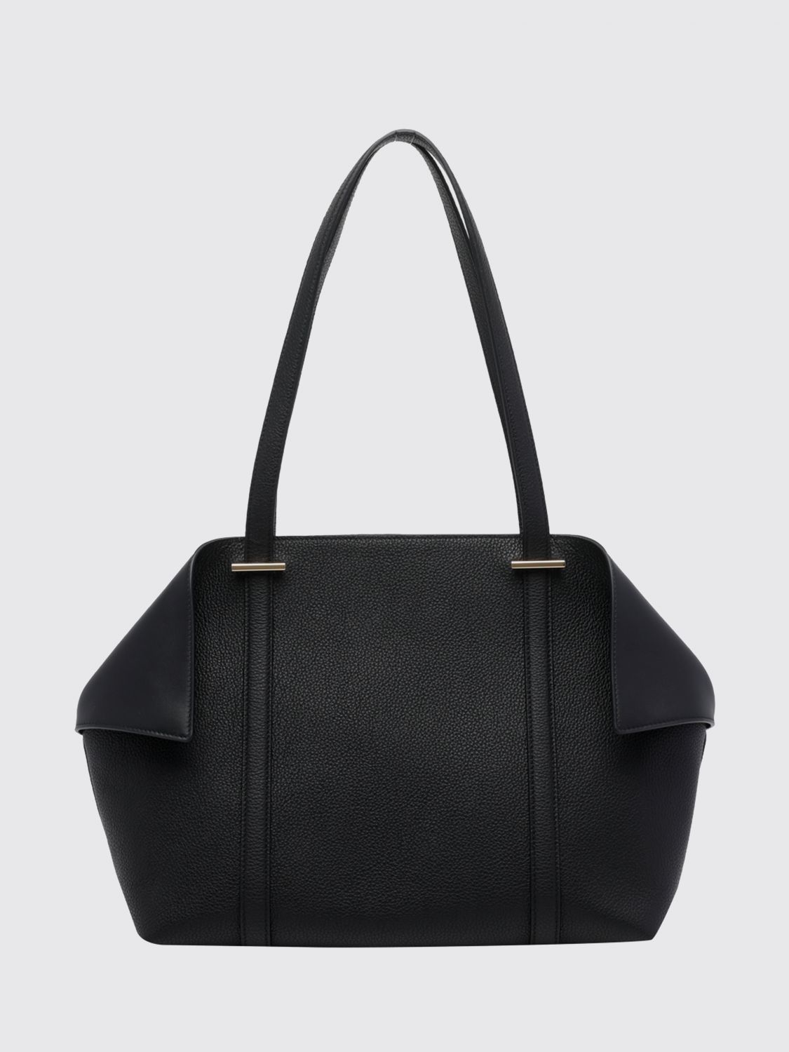 woman's shoulder bag