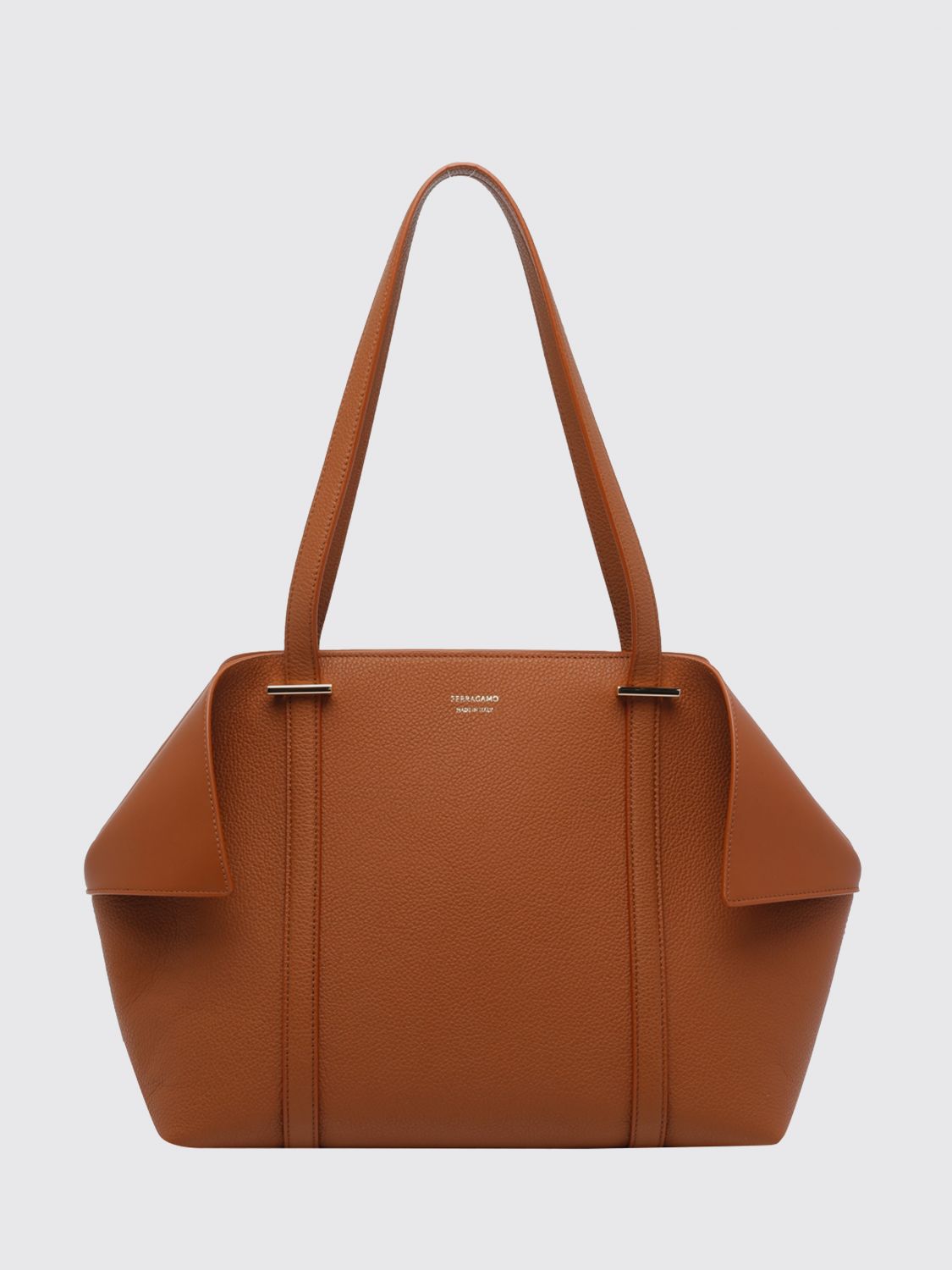 woman's shoulder bag