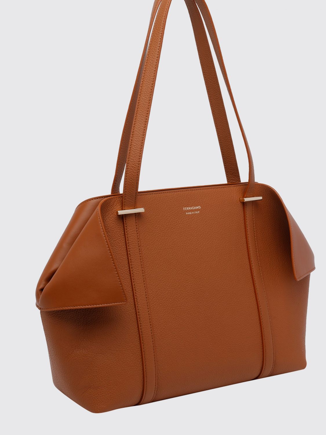 woman's shoulder bag