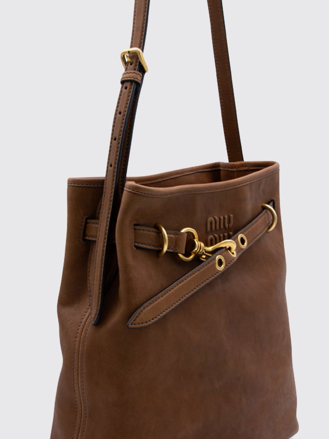 woman's shoulder bag
