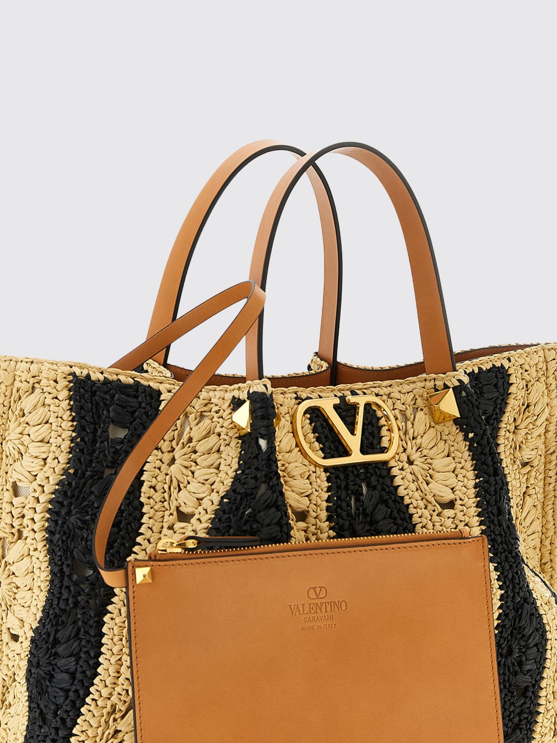 woman's shoulder bag