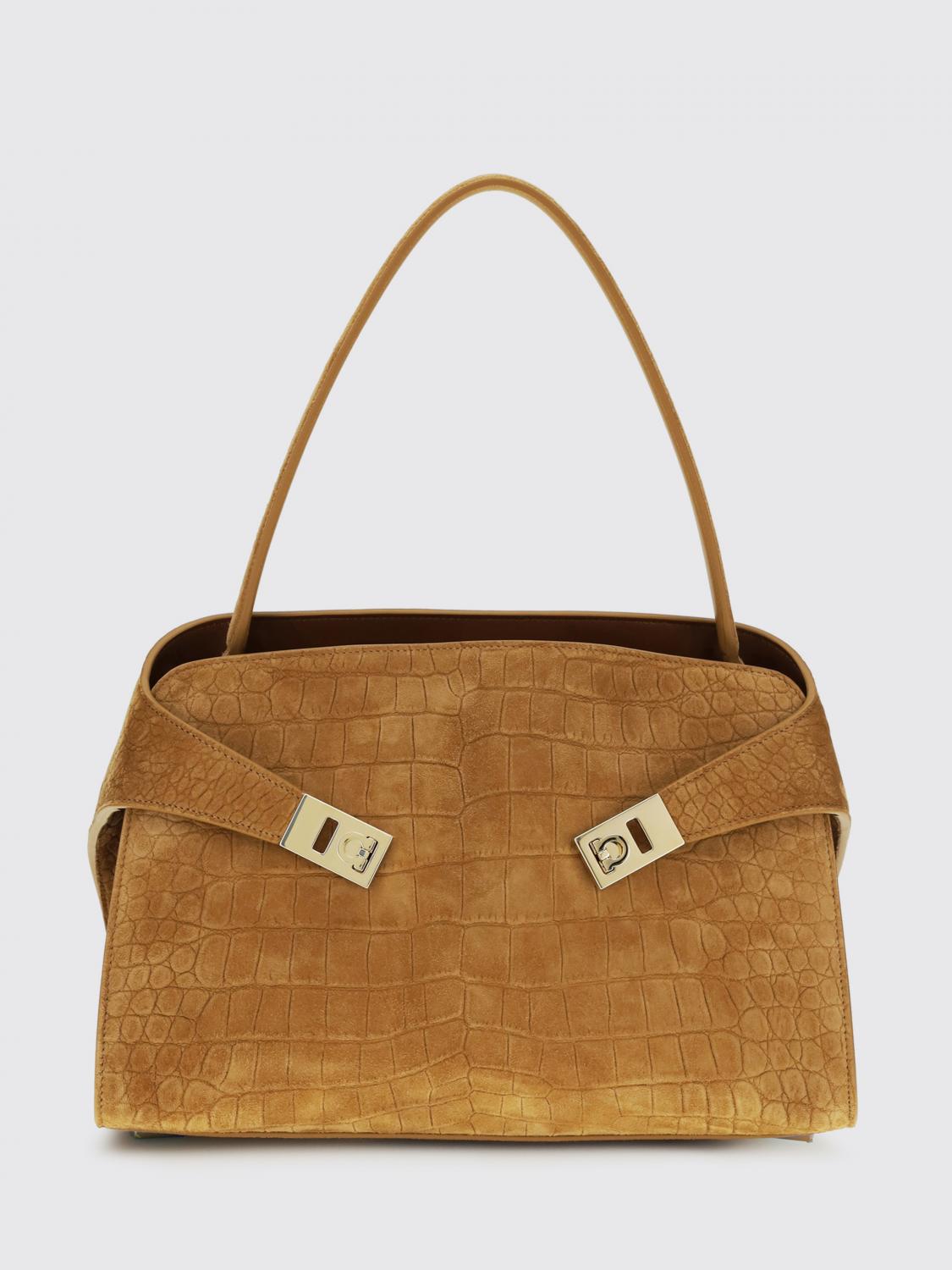 woman's shoulder bag