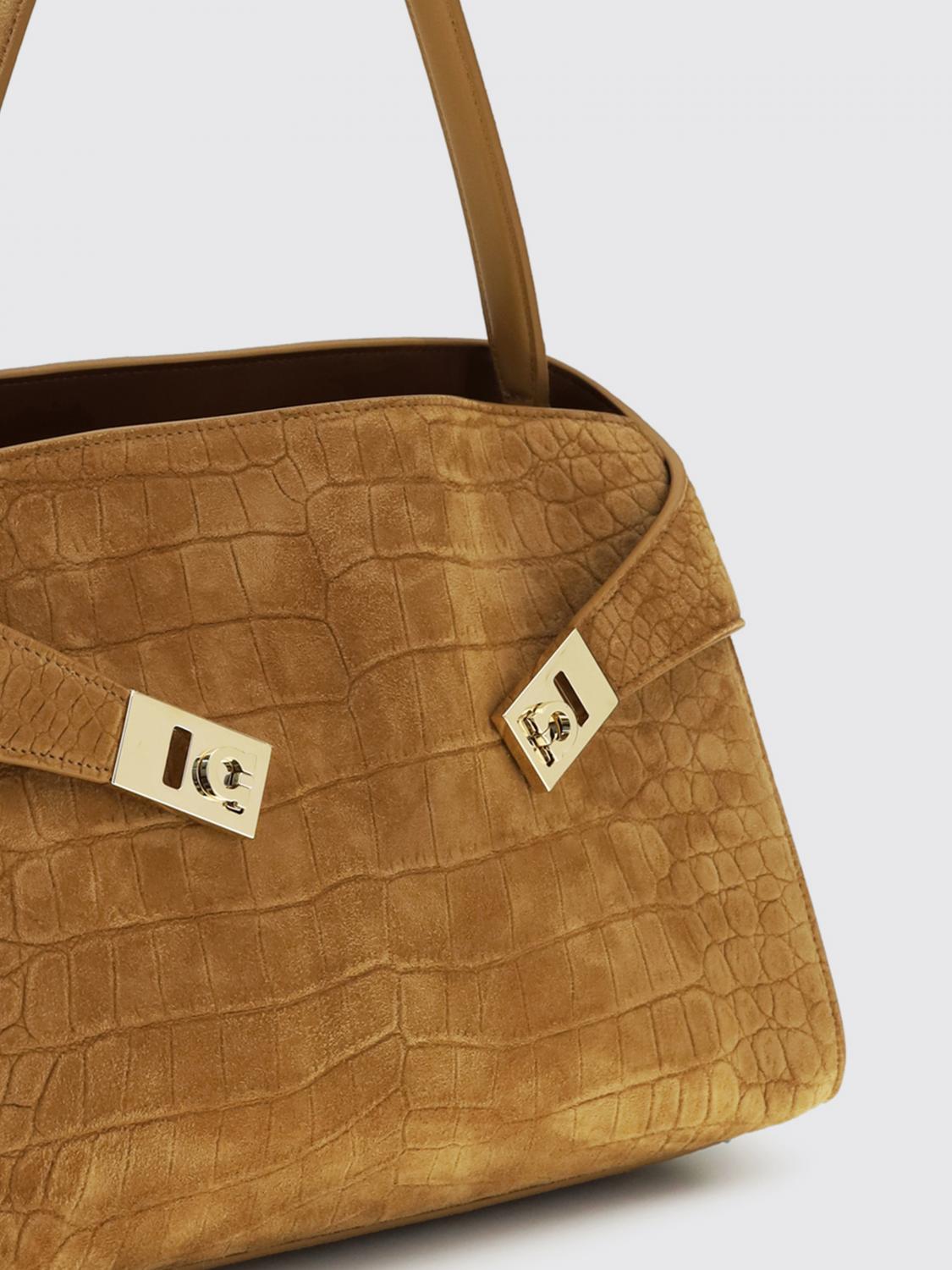 woman's shoulder bag