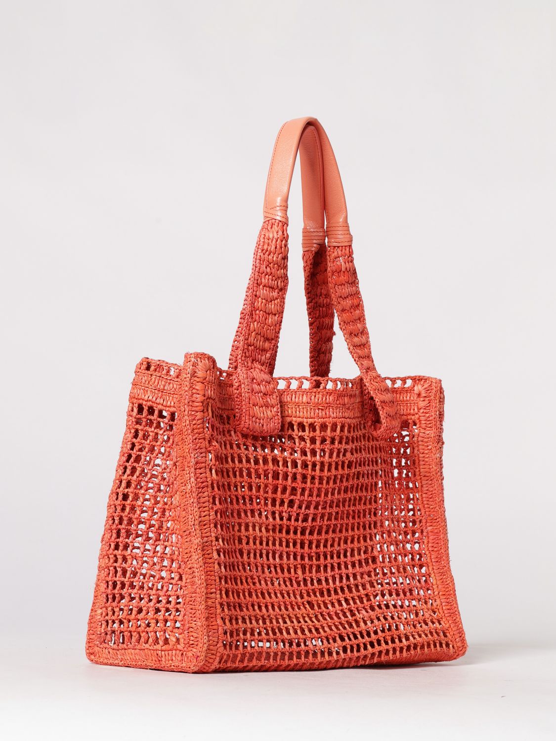 summer banana perforated raffia bag chloé