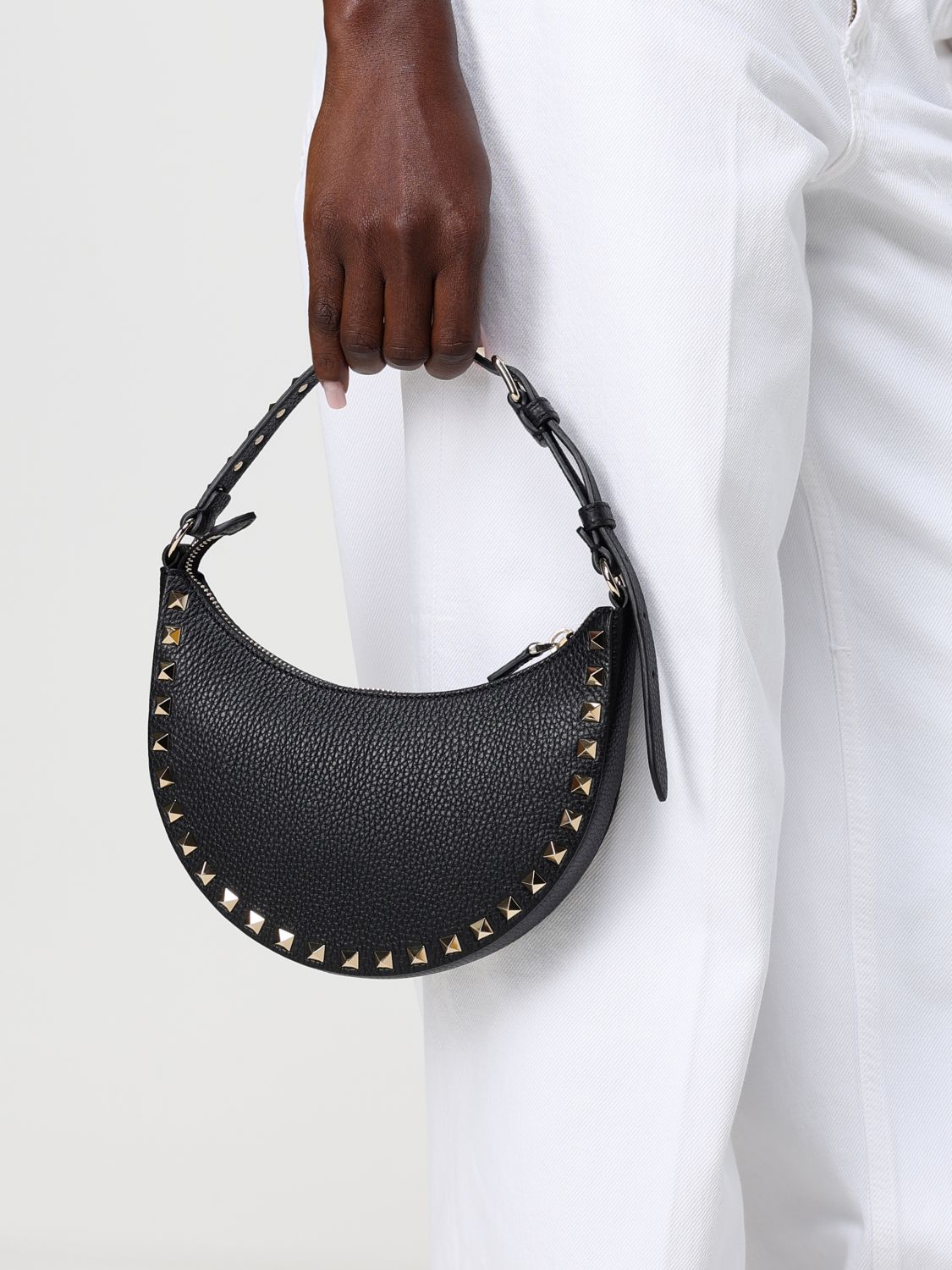 rockstud grained leather bag