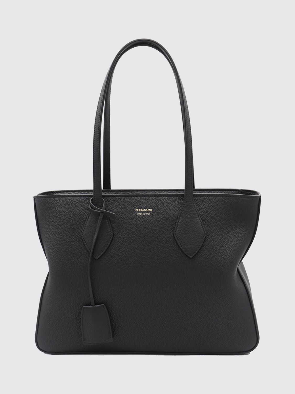 star medium grained leather bag
