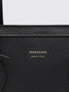 star medium grained leather bag