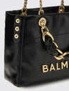 woman's shoulder bag