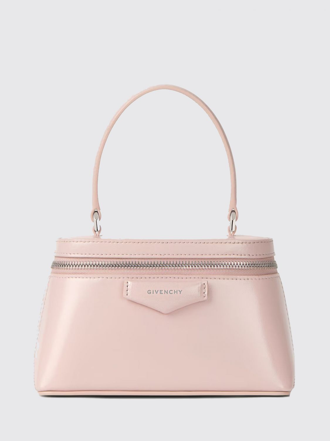 woman's shoulder bag