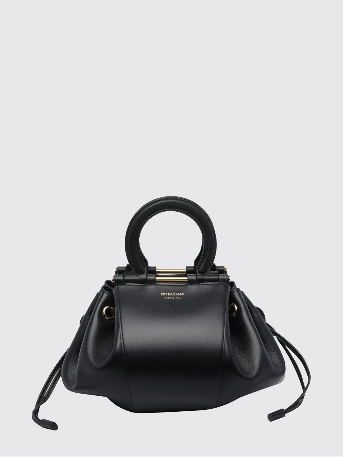 woman's shoulder bag
