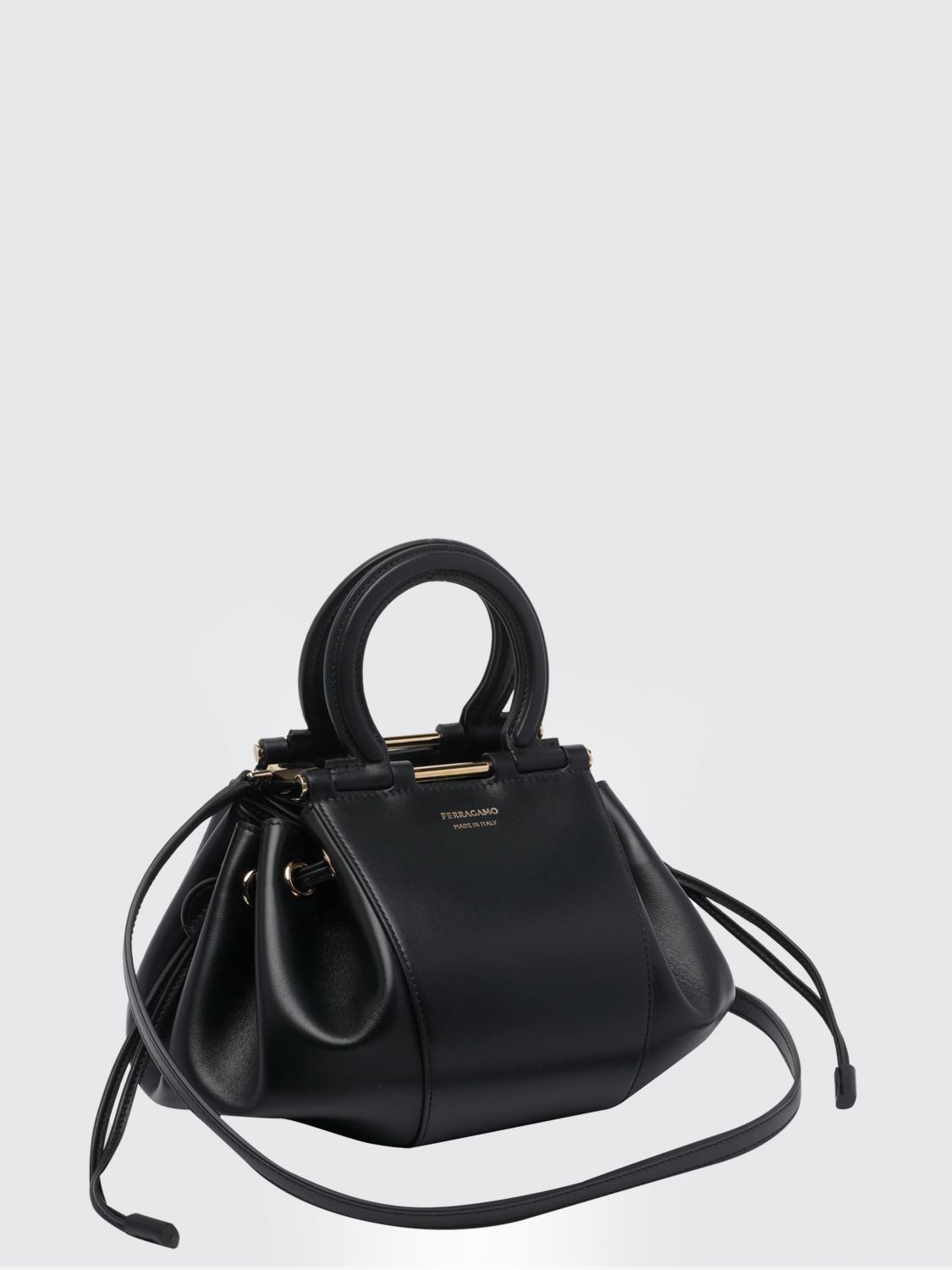 woman's shoulder bag