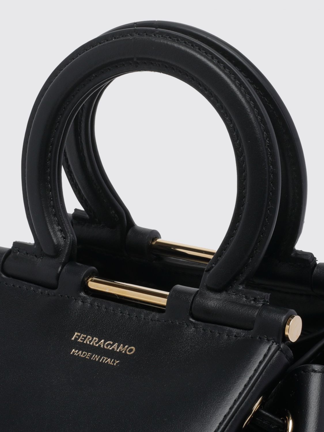woman's shoulder bag