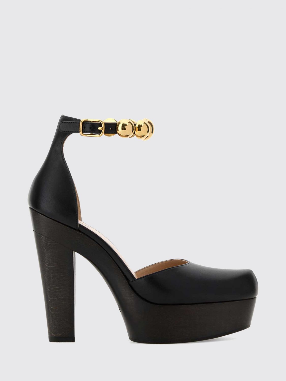 woman's pump chloé