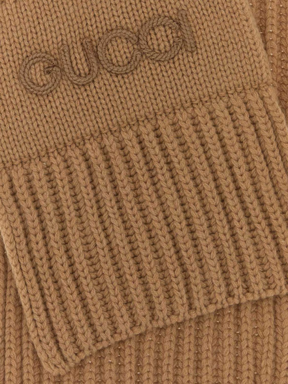 woman's scarf