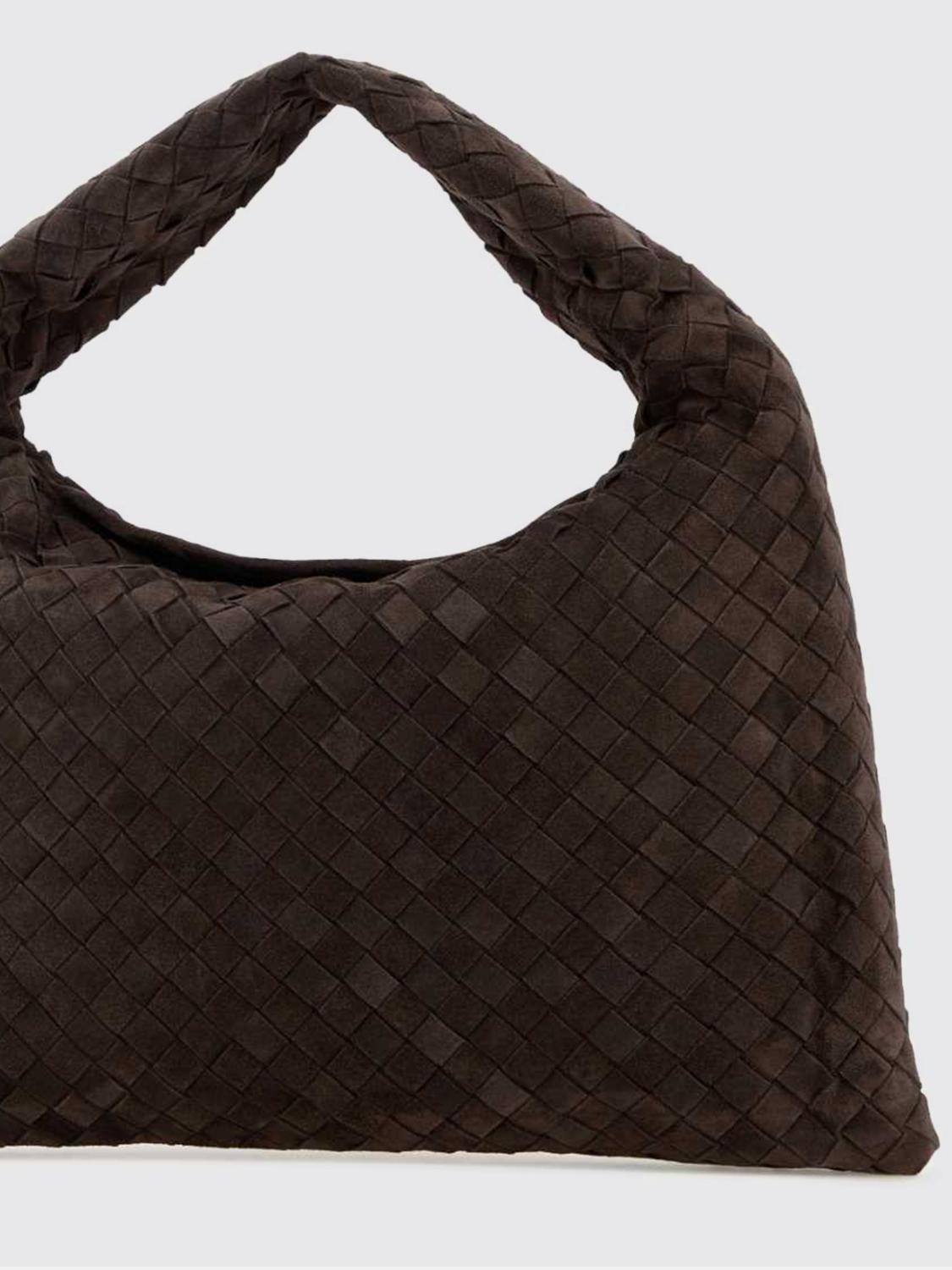 hop bag in intrecciato suede