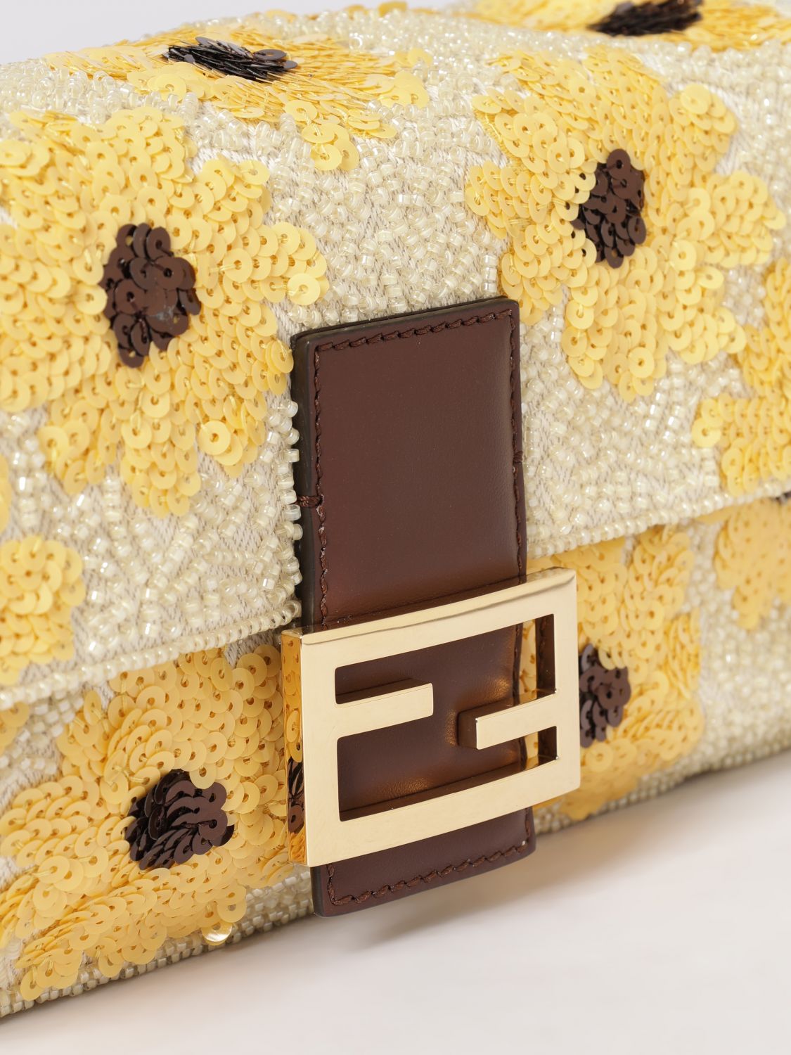 woman's shoulder bag