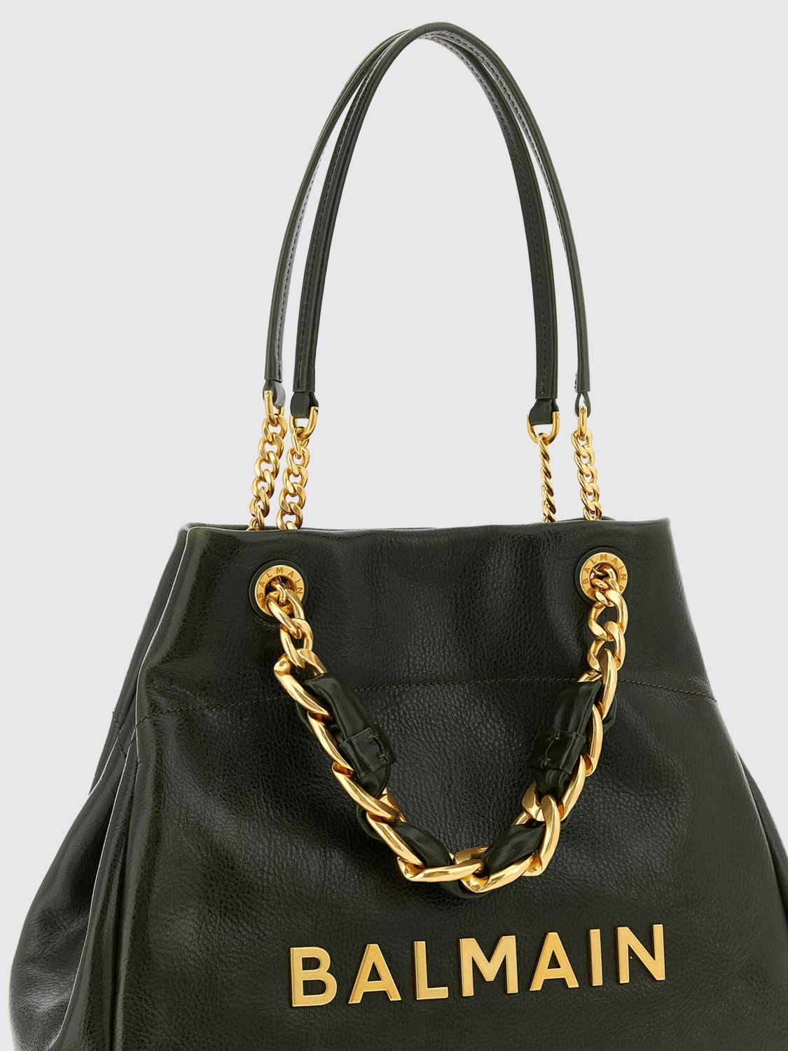 woman's shoulder bag