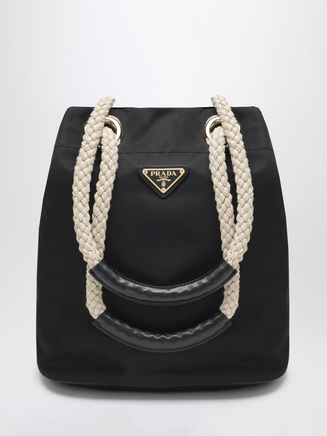 woman's shoulder bag