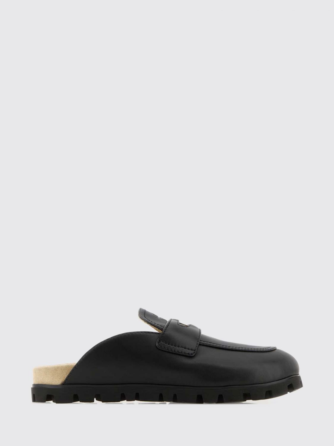 woman's flat shoes