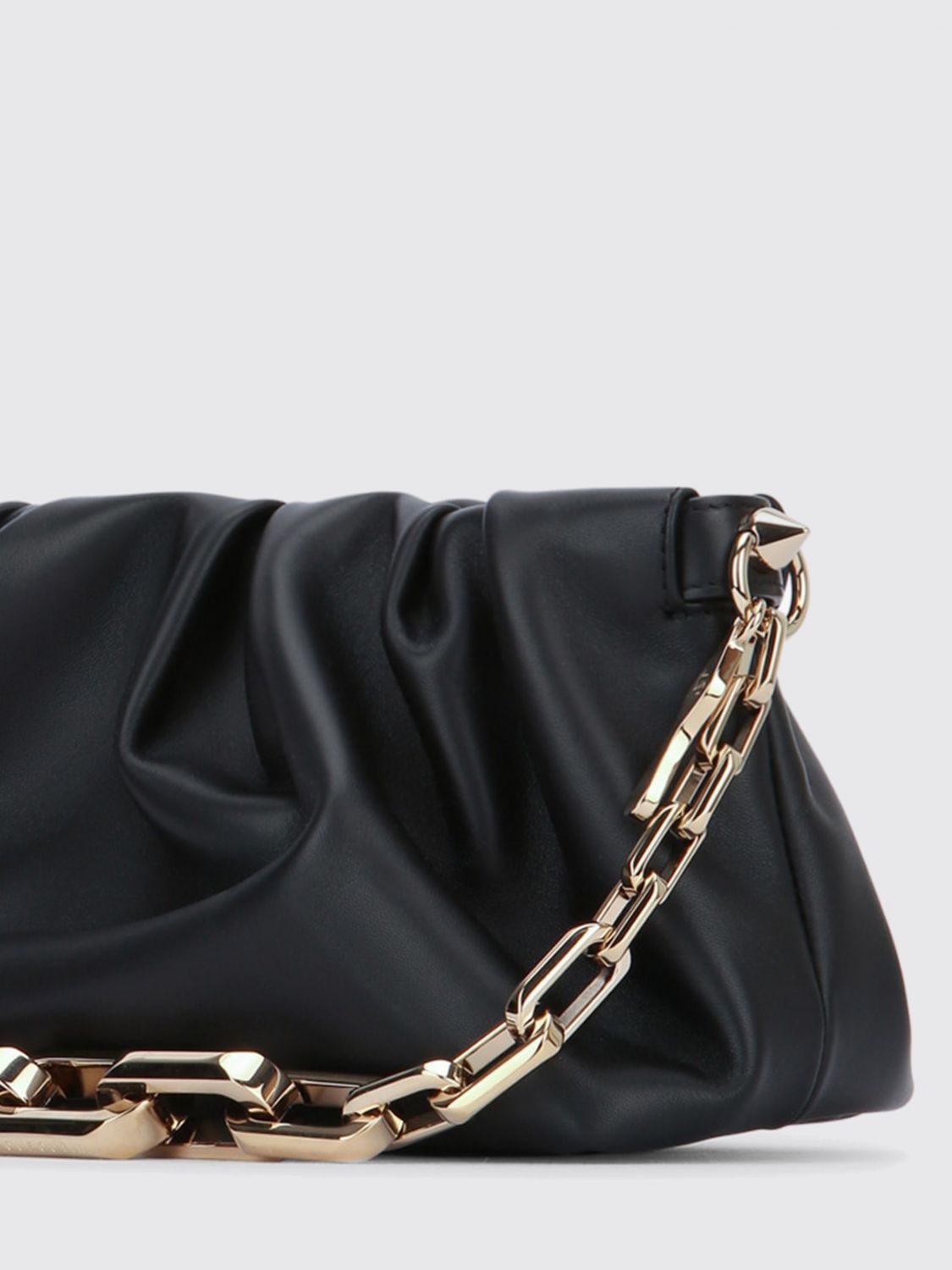 woman's shoulder bag