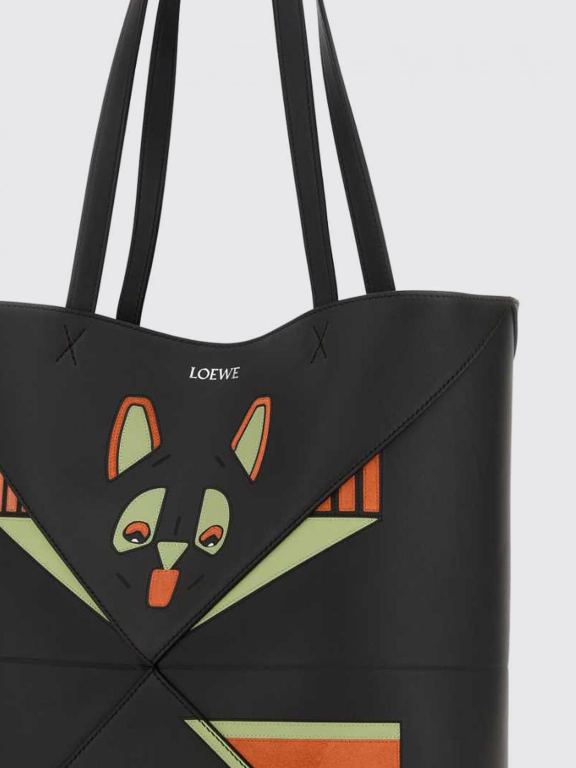 woman's shoulder bag