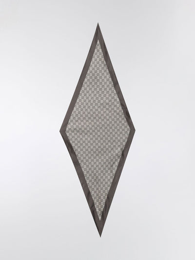 woman's neck scarf