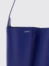 woman's shoulder bag