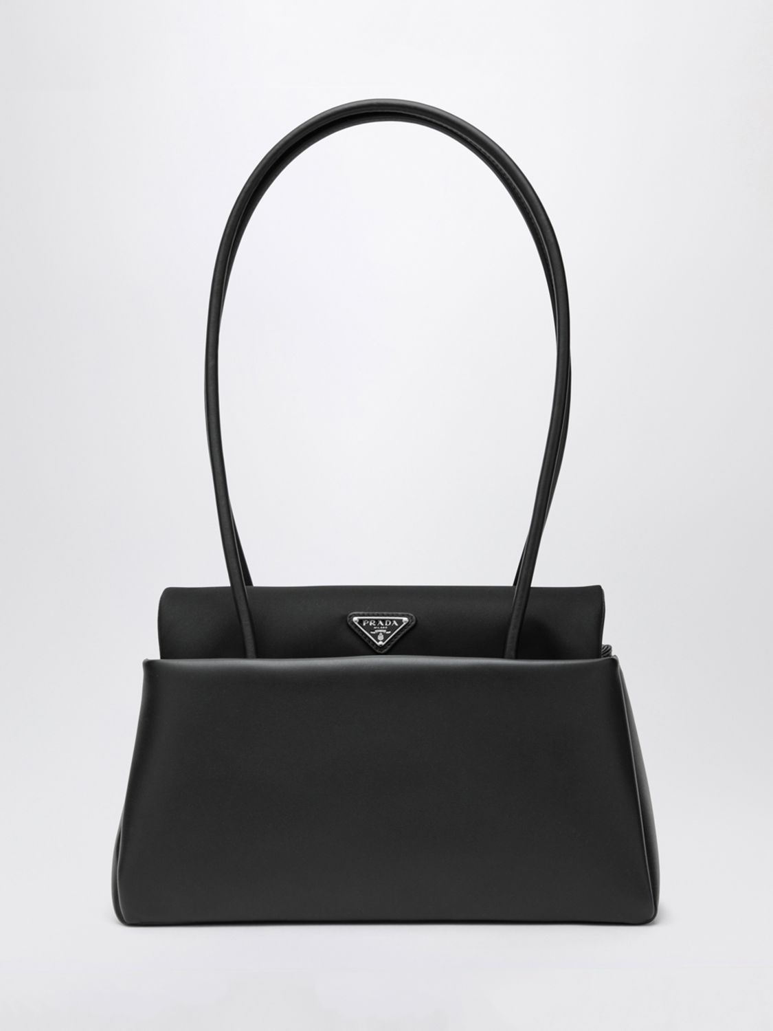 woman's shoulder bag